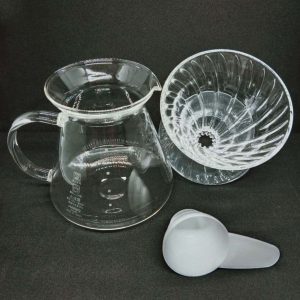 kit hario v60 slow coffee carafe en verre filtres et dripper